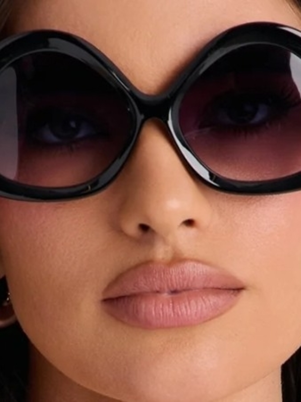 Oversized Sunglasses - Picture 3 of 3